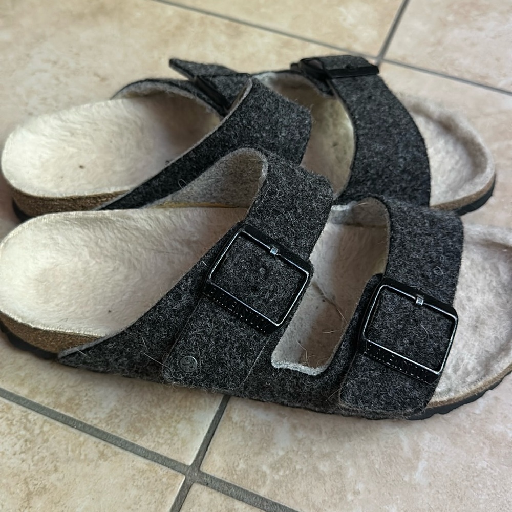 Birkenstock Arizona Shearling - Size 7 womens